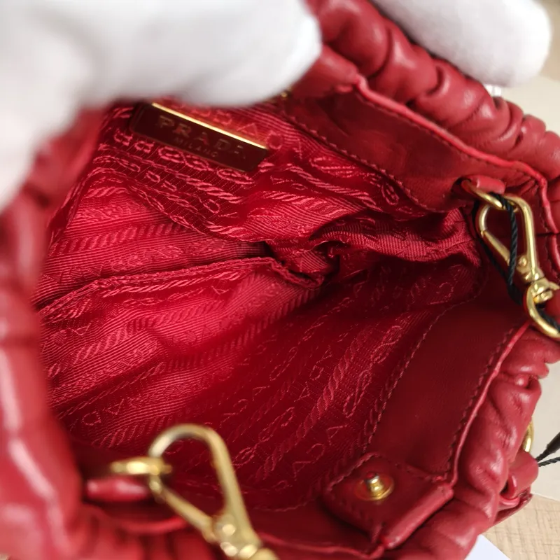PRADA Crossbody Bag Messenger Bag Crossbody Bag Red Calfskinmini14 × 5 × 10 cm — detail view 7 of 12