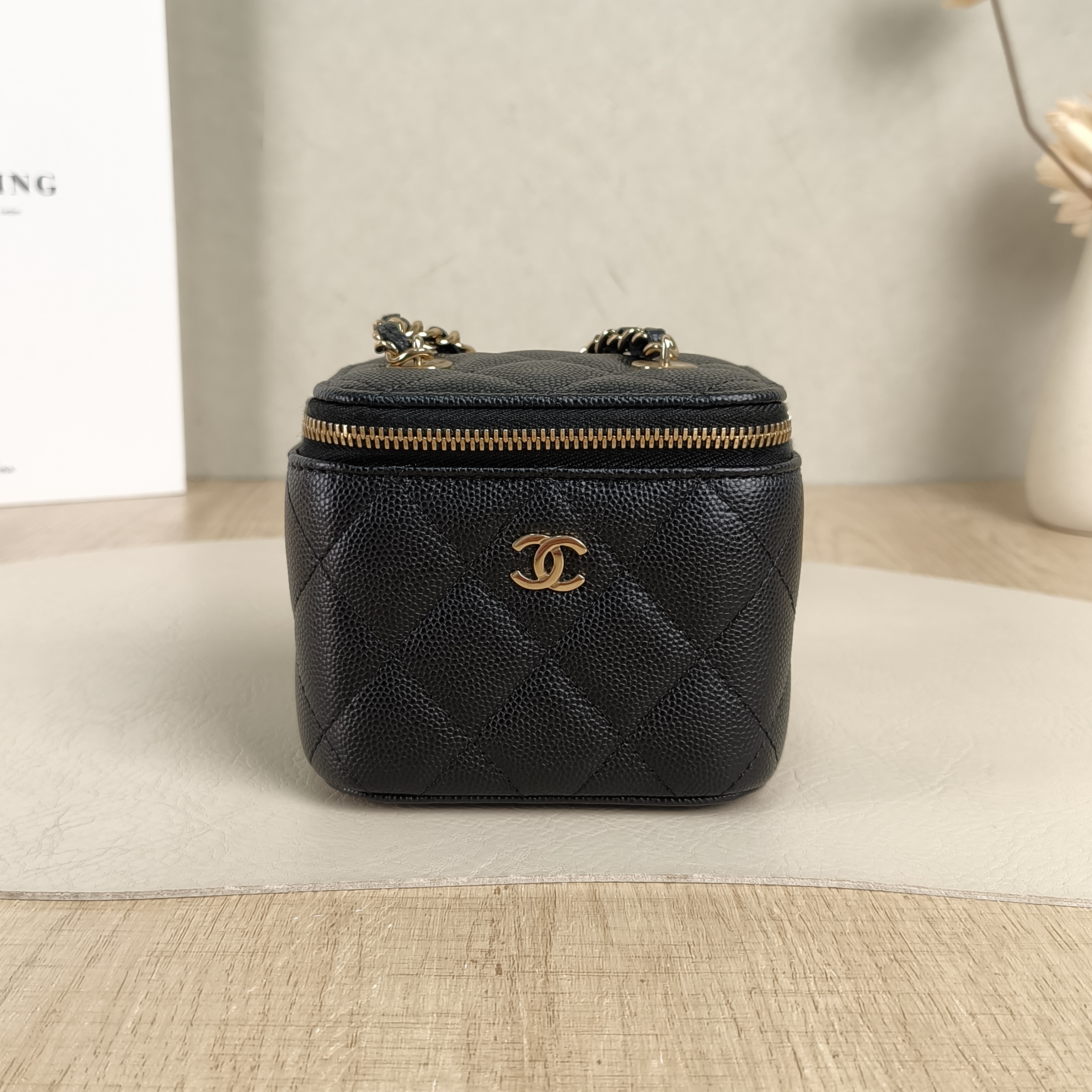 Chanel Crossbody Bag Edition Black Calfskinmini10 × 7 × 9 cm