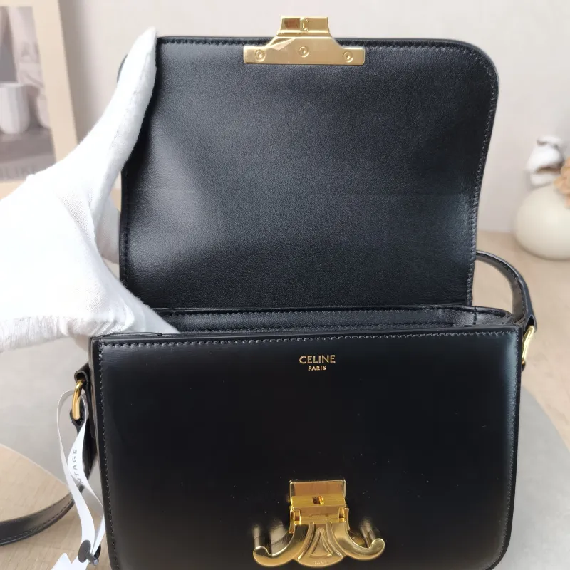 CELINE Crossbody Bag Teen Triomphe Black CC alfskin Small 18.5 × 6 × 14 cm — detail view 2 of 12