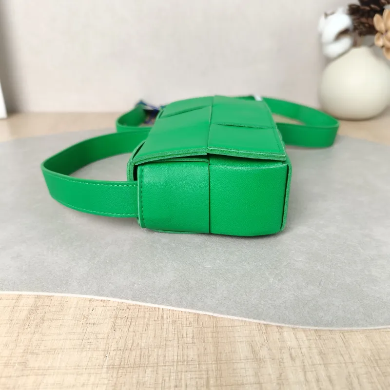 Bottega Veneta Crossbody Bag Cassette Woven Green Lambskin Mini 12 × 4 × 9 cm — detail view 8 of 10