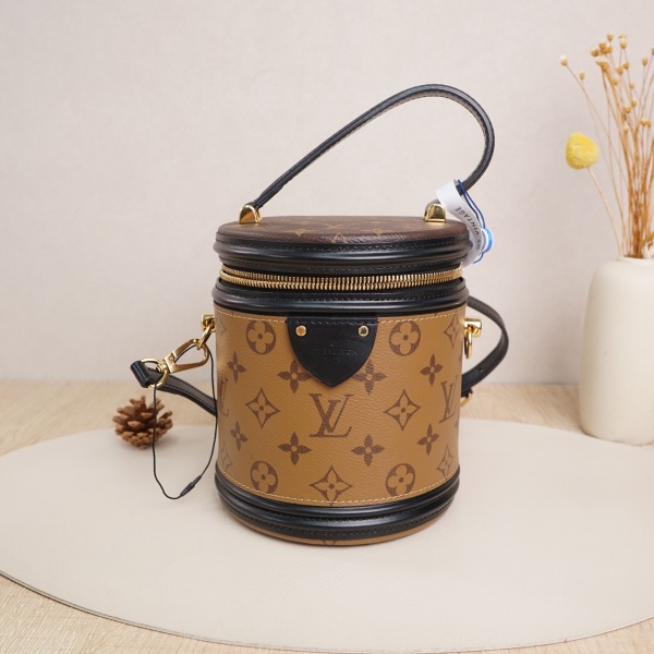 Louis Vuitton Small Monogrampvc Microchip Edition · Shoulder Strap Dust Bag · 15 × 15 × 17 cm