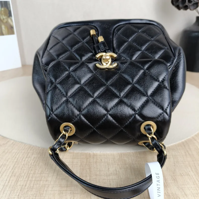 Chanel Crossbody Bag23k Backpack Black Lambskin 23 × 12 × 20 cm — detail view 10 of 15