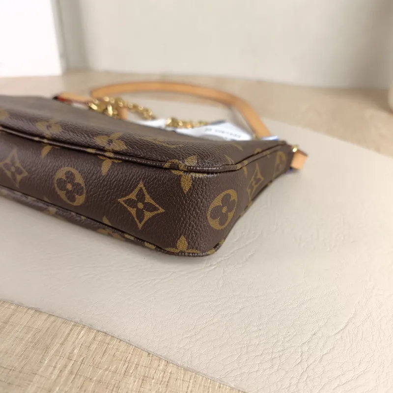 Louis Vuitton Shoulder Bag Pochette Accessoires Two Straps Monogram PVC Large 23.5 × 4 × 13.5 cm — detail view 1 of 9