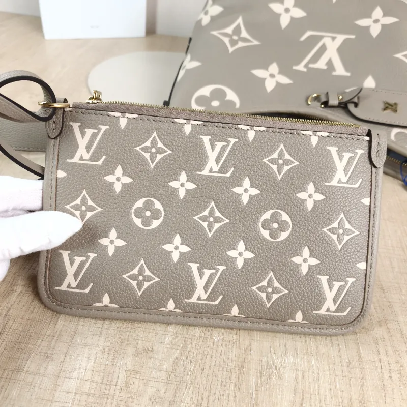 Louis Vuitton Crossbody Bag Carryall Calfskin Small 29.5 × 12 × 24 cm — detail view 10 of 12