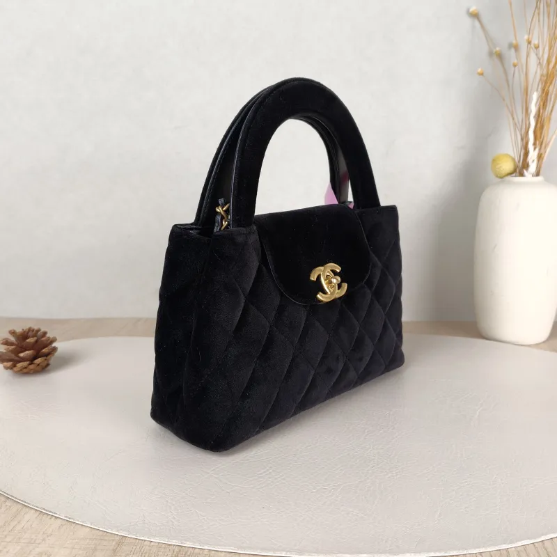 Chanel Crossbody Bag Kelly Black Velvetmini19 × 7 × 13 cm — cover view 4 of 5