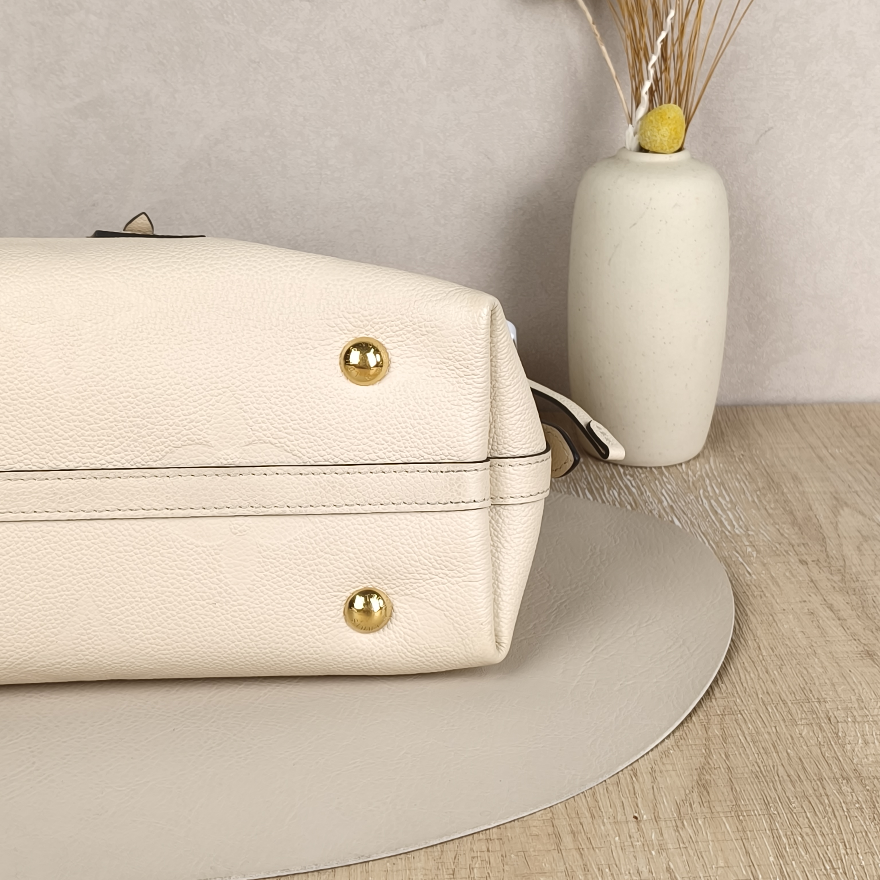 Louis Vuitton carryall Small White Calfskin Microchip Edition · Shoulder Strap Inner Pouch Leather Tag · 29.5 × 12 × 24 cm — cover view 7 of 8