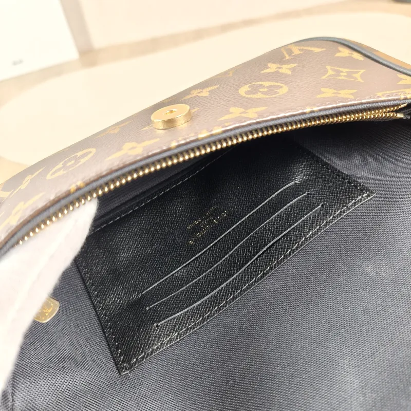 Louis Vuitton Crossbody Bag IVY Monogram PVC Small 23.5 × 4.3 × 12 cm — detail view 10 of 13