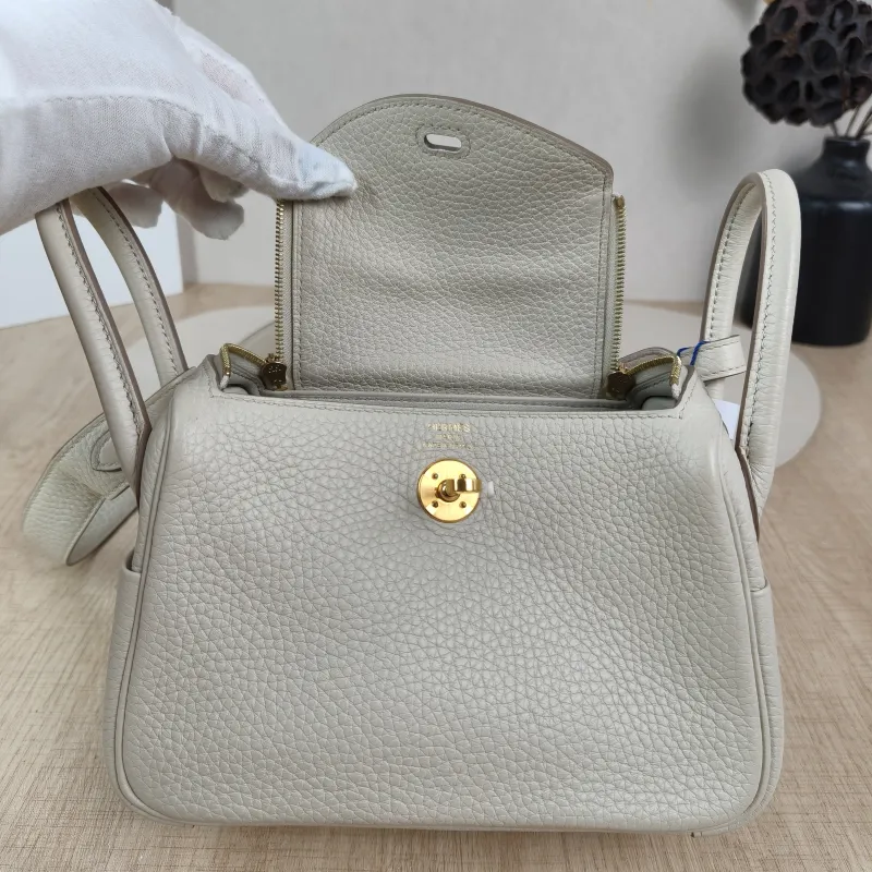 Hermès Crossbody Bag Lindy Mini 198LB eton TC Calfskinmini19 × 9.5 × 13 cm — detail view 4 of 12