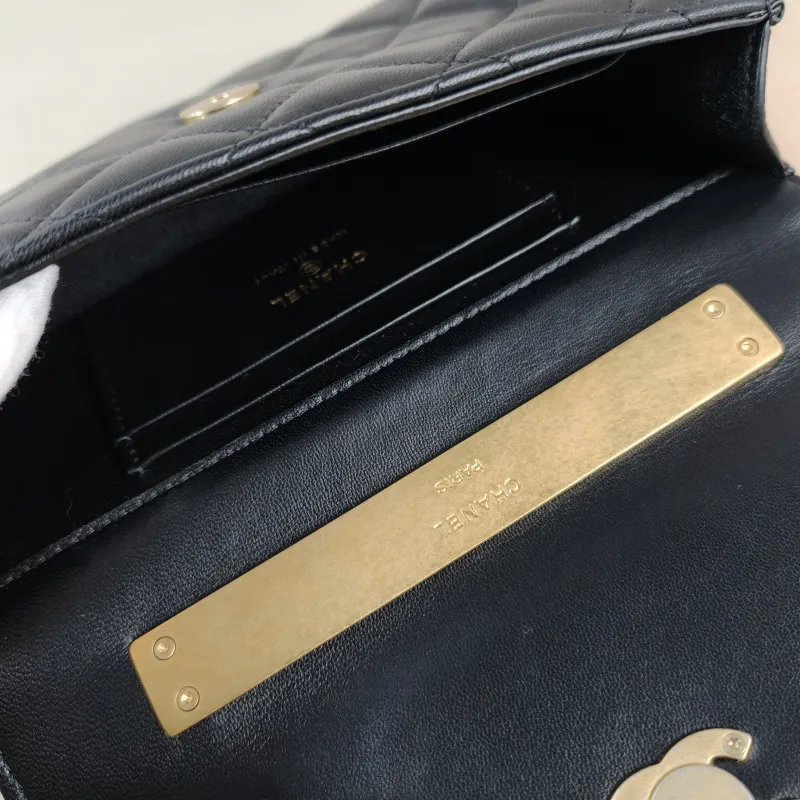 Chanel Crossbody Bag kelly Black Lambskin One Size 18.5 × 4.5 × 10 cm — detail view 12 of 13