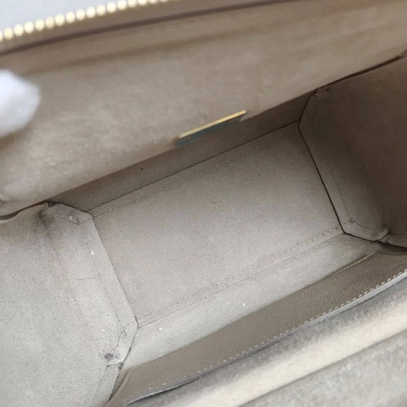 CELINE Shoulder Bag Belt Micro Calfskin Medium24 × 13 × 20 cm — detail view 12 of 13
