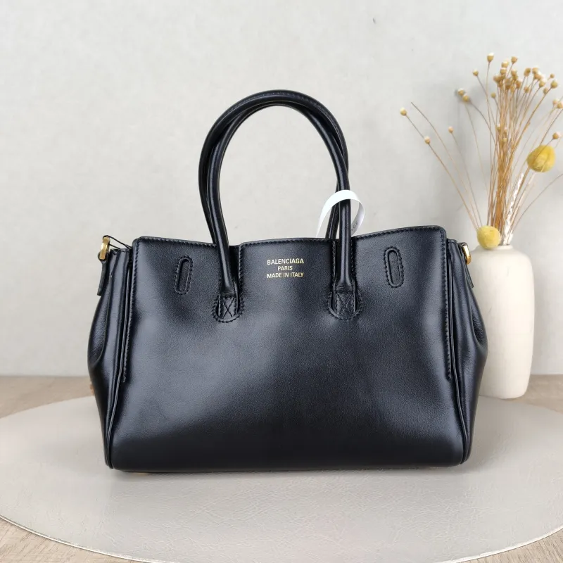 BALENCIAGA Crossbody Bag Bel air Black Calfskinmini23.5 × 8 × 17 cm — cover view 3 of 5