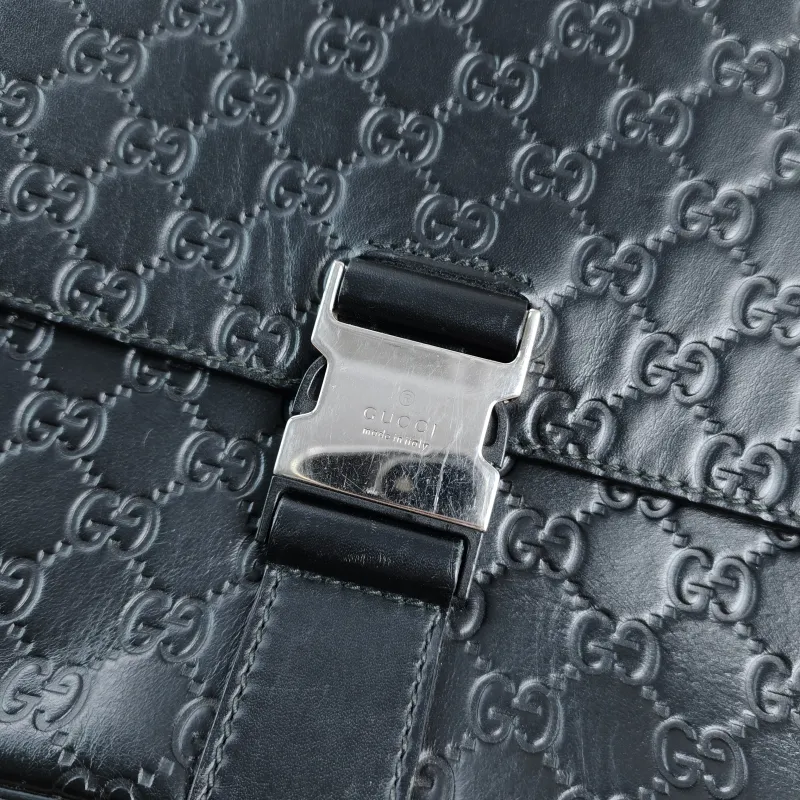 GUCCI Crossbody Bag Messenger Bag Crossbody Bag Black Calfskin One Size25 × 6 × 28 cm — detail view 4 of 13