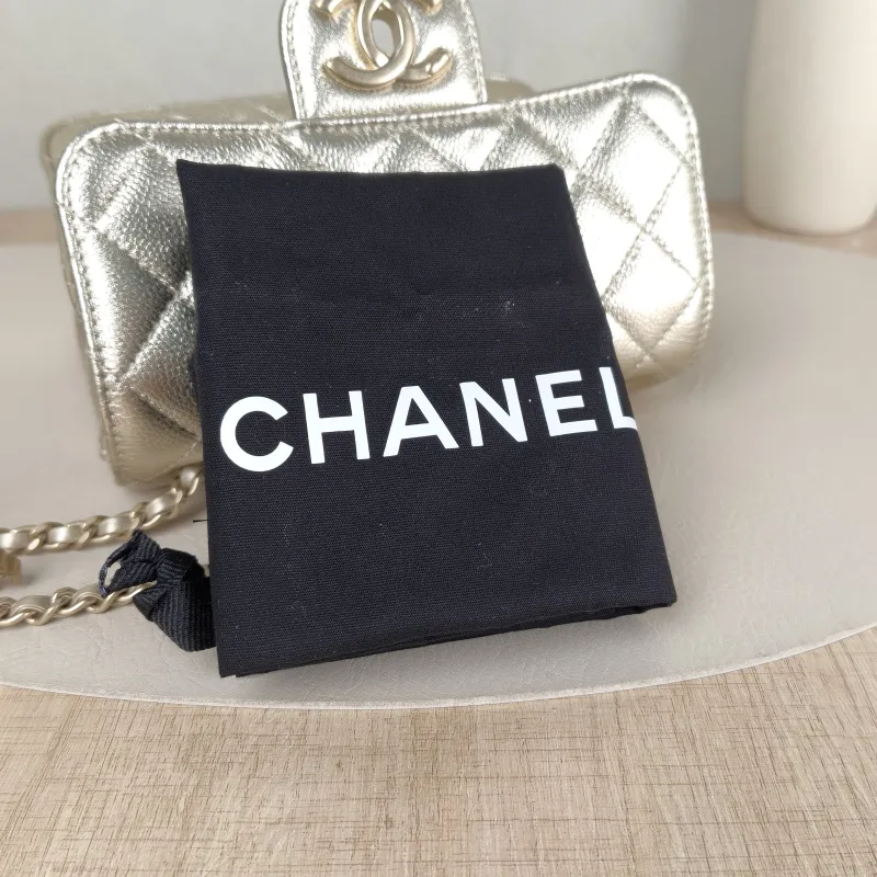 Chanel Crossbody Bag c Gold Grained Calfskin Mini 17 × 7 × 13.5 cm — detail view 12 of 15