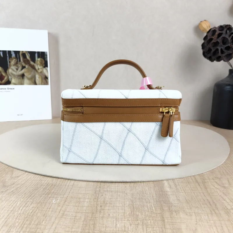 Chanel Crossbody Bag coco-beach Collection lp Blue One Size 19.5 × 5 × 17 cm — cover view 4 of 5