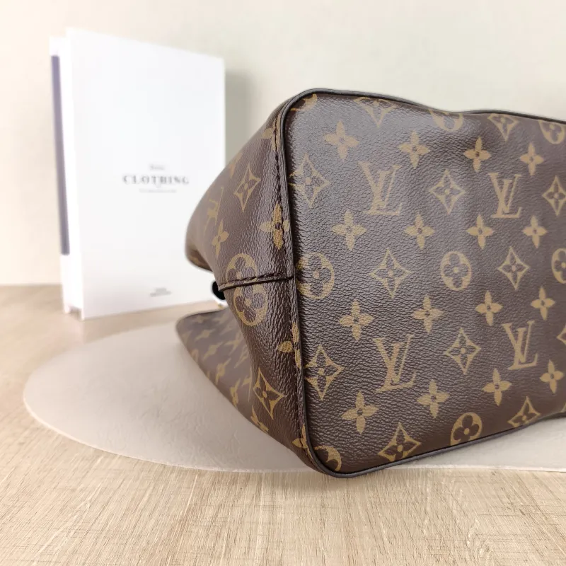 Louis Vuitton Shoulder Bag NÉONOÉ Bucket Bag Black PVC Medium 26 × 17.5 × 26 cm — detail view 6 of 9