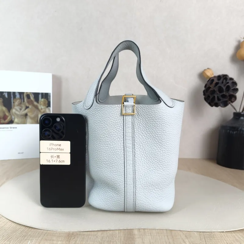 Hermès Top Handle Bag Picotin Lock 18 18 TC Calfskin Small 18 × 13 × 18 cm B — cover view 3 of 6