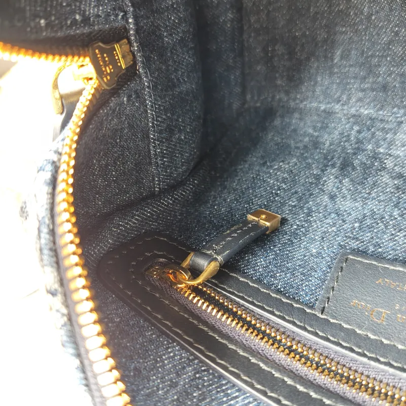 DIOR Crossbody Bag Groove 20 Top Handle Bag Blue Small 20.5 × 12 × 13.5 cm — detail view 4 of 13
