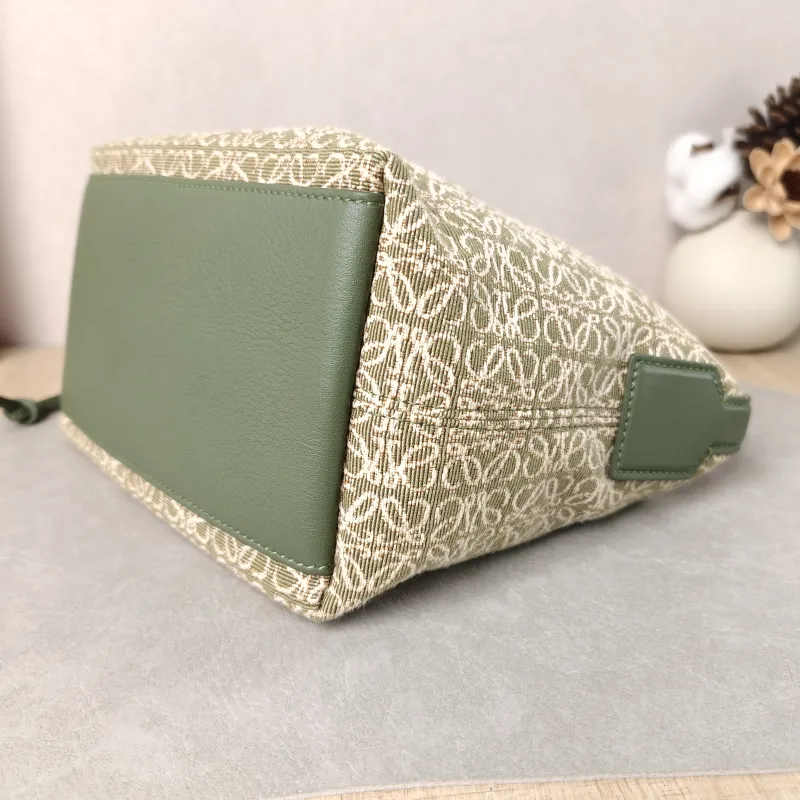 LOEWE Top Handle Bag cubi Vanity Case Bag Monogram Canvas Small 20 × 11 × 15 cm — detail view 1 of 12