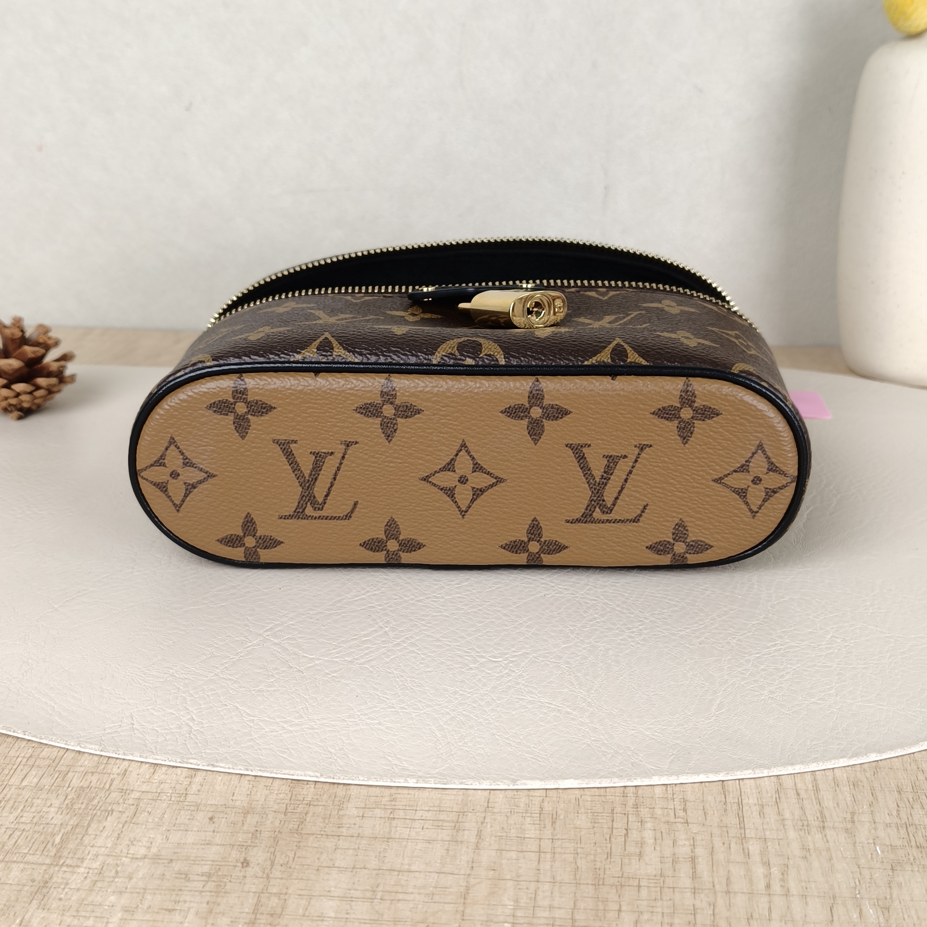 Louis Vuitton Shoulder Bag VANITY POUCH Cosmetic Bag Monogram PVC One Size19 × 6.5 × 11.5 cm — cover view 2 of 5