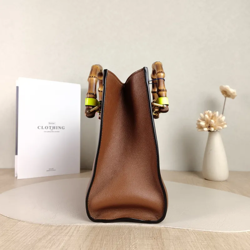 GUCCI Top Handle Bag Diana Top Handle Bag Caramel Calfskin Medium 27 × 10 × 24 cm — detail view 2 of 13