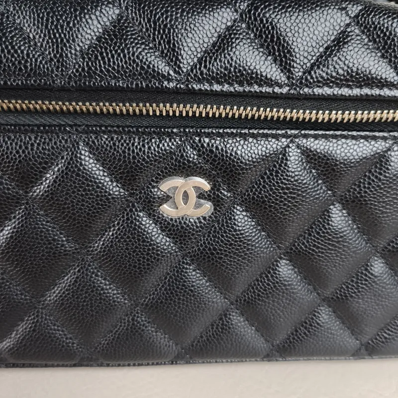 Chanel Crossbody Bag lp Box Bag Top Handle Crossbody Bag Black Grained Calfskin 19.5 × 5 × 12 cm — detail view 2 of 11