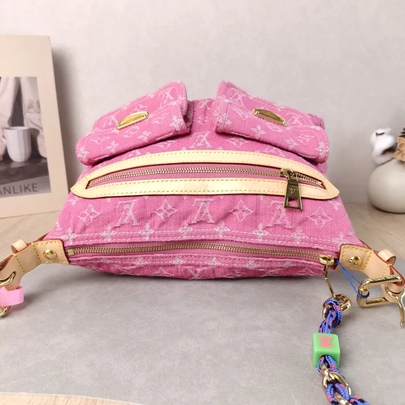 Louis Vuitton Shoulder Bag Baggy hobo Shoulder Bag Pink One Size 30 × 13 × 22 cm — detail view 8 of 13
