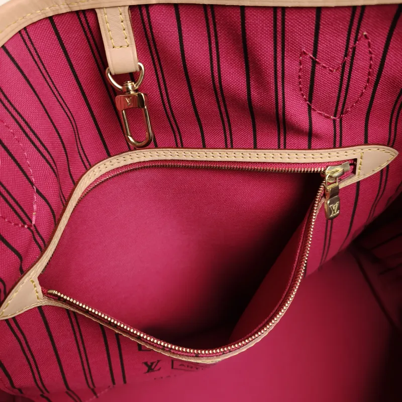 Louis Vuitton Shoulder Bag Neverfull Monogram PVC Medium 31 × 14 × 28 cm — detail view 10 of 12