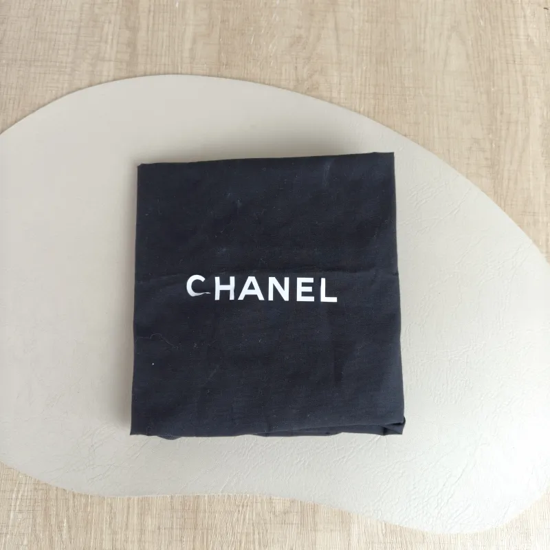 Chanel Shoulder Bag 22Bag Black CC alfskin Medium 39 × 8 × 42 cm — detail view 14 of 14