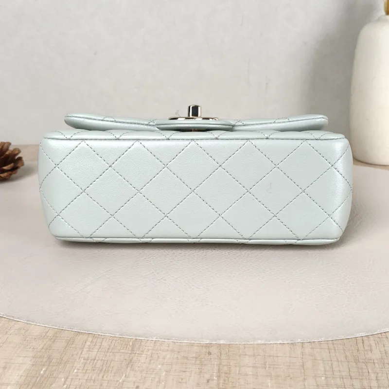 Chanel Crossbody Bag Classic Flap Large Mini CF Mini Green Lambskin C mini 20 × 6 × 12 cm — cover view 4 of 5