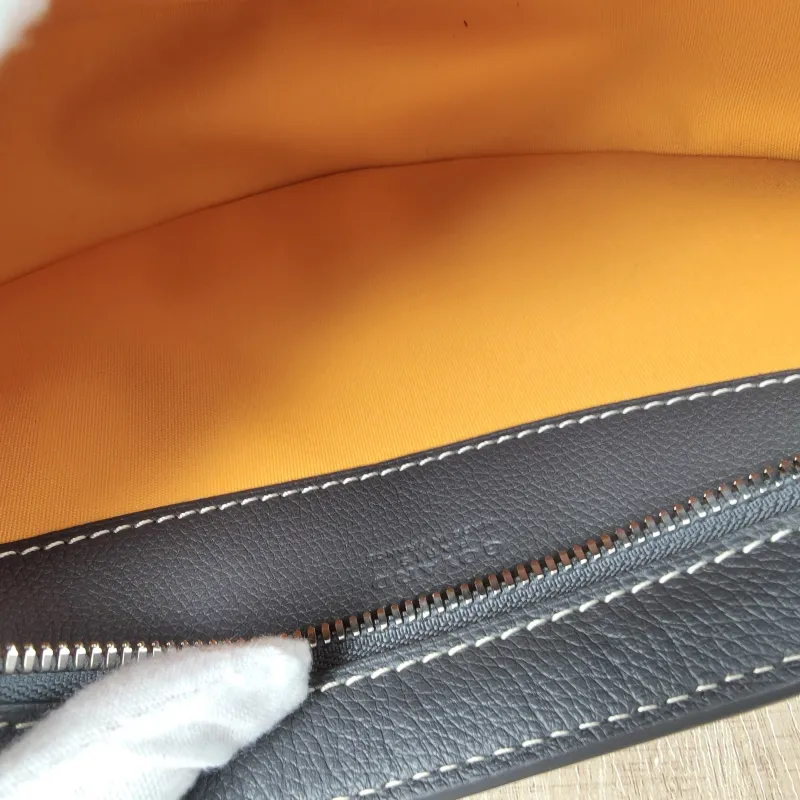 GOYARD Crossbody Bag Hirondelle Grey ine Canvas One Size 25 × 6 × 17 cm — detail view 7 of 12