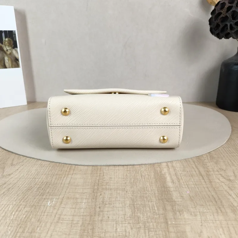 Louis Vuitton Crossbody Bag CLUNY White Epi Embossed Calfskin Mini 20 × 7.5 × 16 cm — cover view 4 of 5
