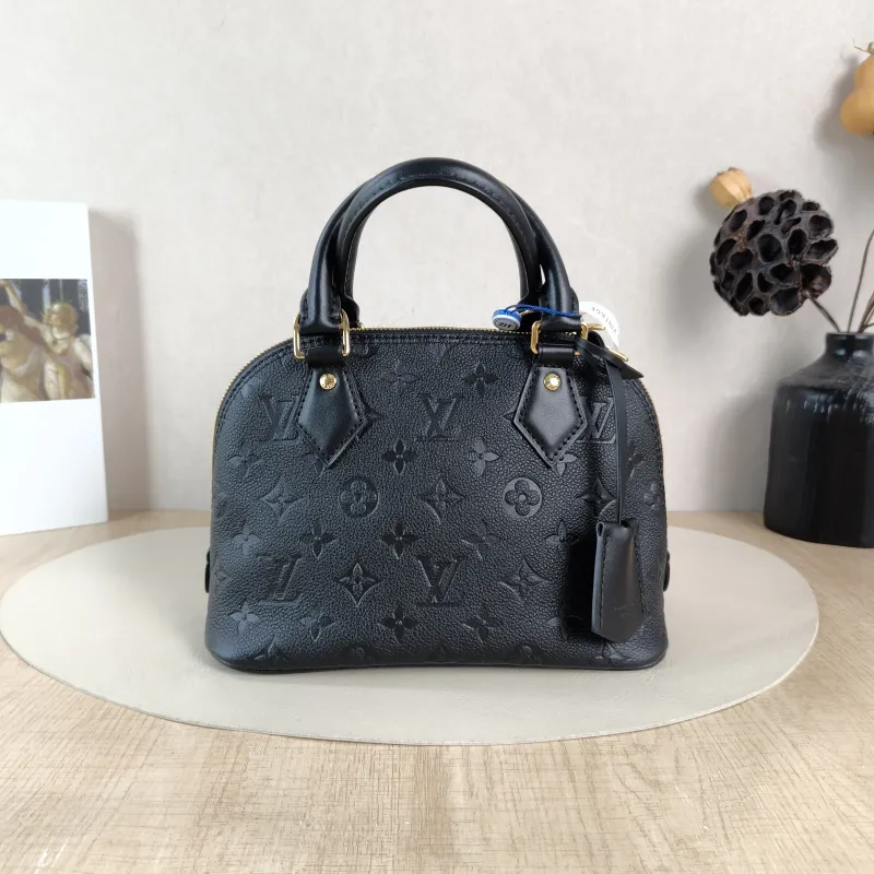 Louis Vuitton Top Handle Bag Alma BB Black Calfskin BB 23.5 × 11.5 × 17.5 cm