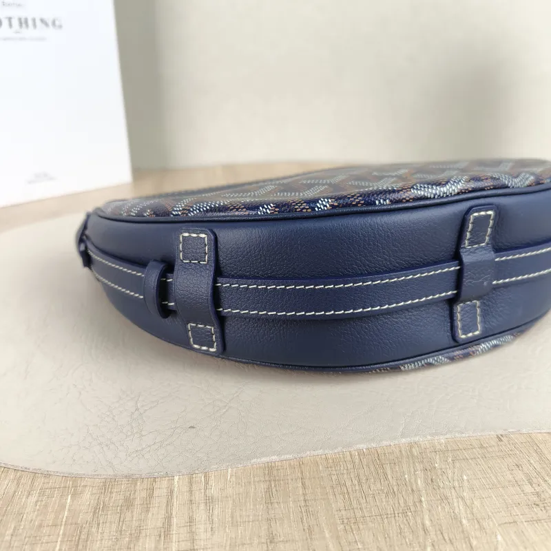 GOYARD Crossbody Bag Hirondelle Navy ine Canvas One Size 25 × 6 × 17 cm — detail view 7 of 11