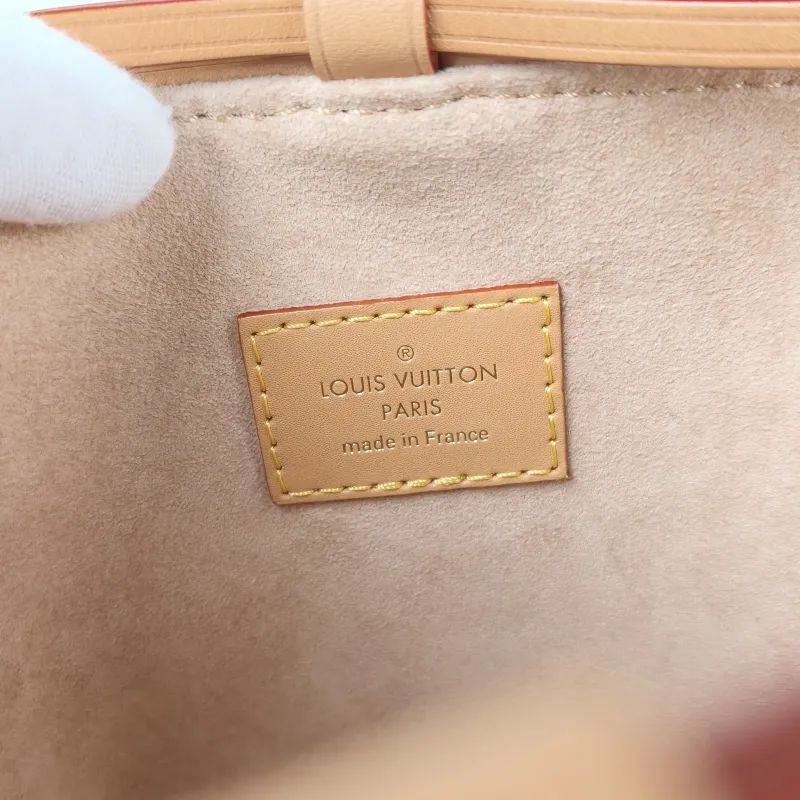 Louis Vuitton Crossbody Bag NOÉ PURSE LV CHARMS PVC Mini 11.5 × 11.5 × 11.5 cm — detail view 3 of 10