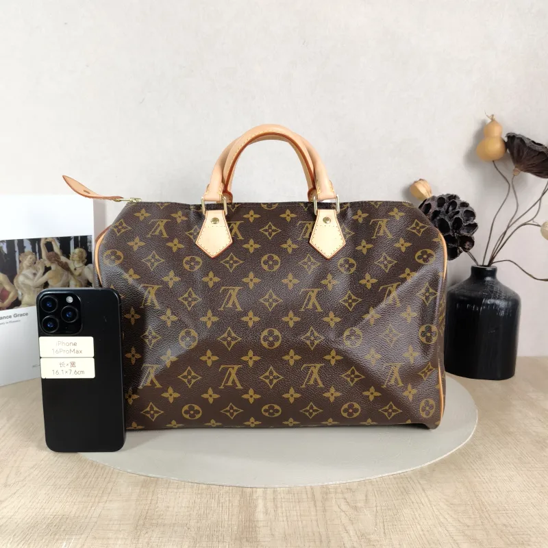 Louis Vuitton Top Handle Bag Speedy35 Edition-Monogram PVC 35 × 18 × 23 cm — cover view 3 of 6