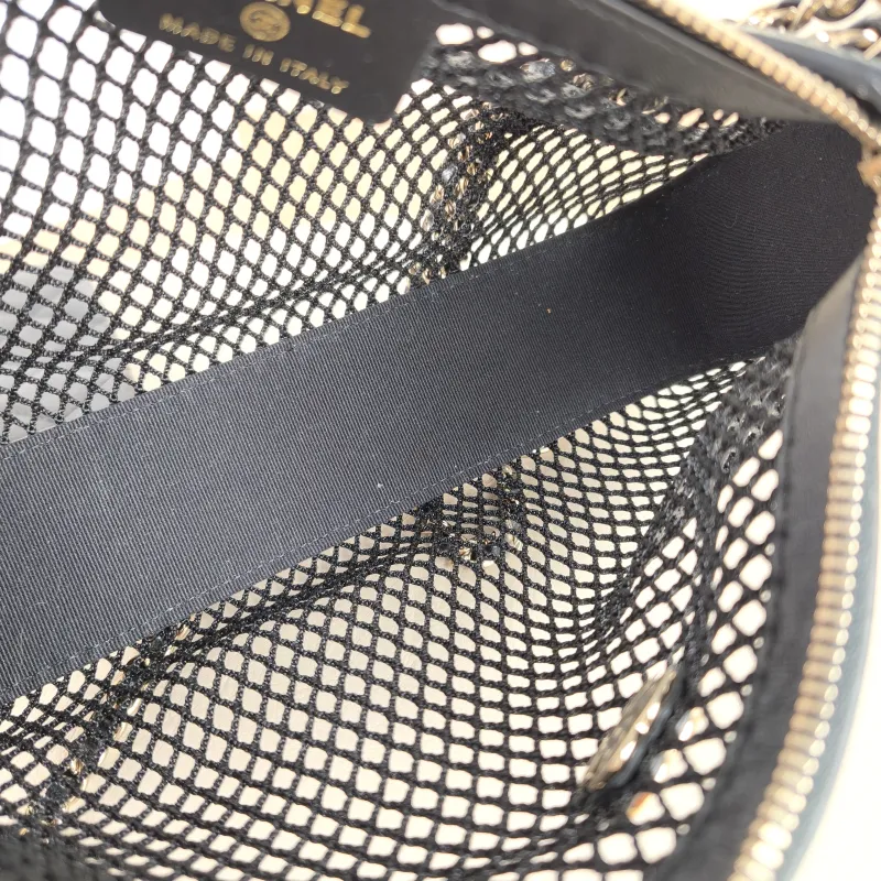 Chanel Crossbody Bag Black Lambskin One Size 21.5 × 5 × 15 cm — detail view 7 of 10