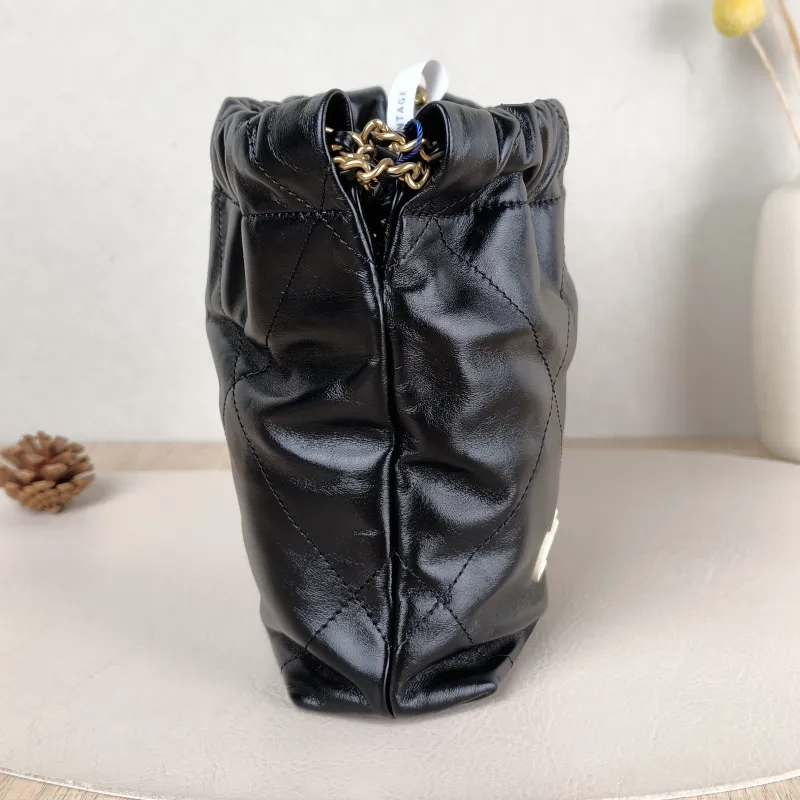 Chanel Shoulder Bag 22Bag Black CC alfskin Mini 20 × 6 × 19 cm — detail view 10 of 12