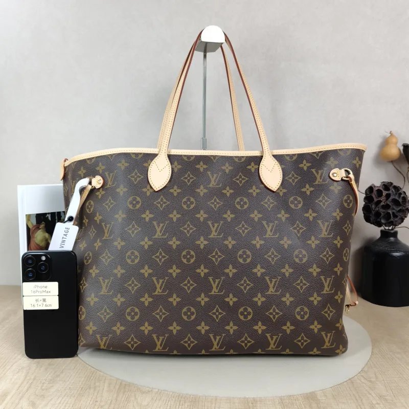 Louis Vuitton Shoulder Bag Neverfull Monogram PVC Large39 × 19 × 32 cm — cover view 4 of 5