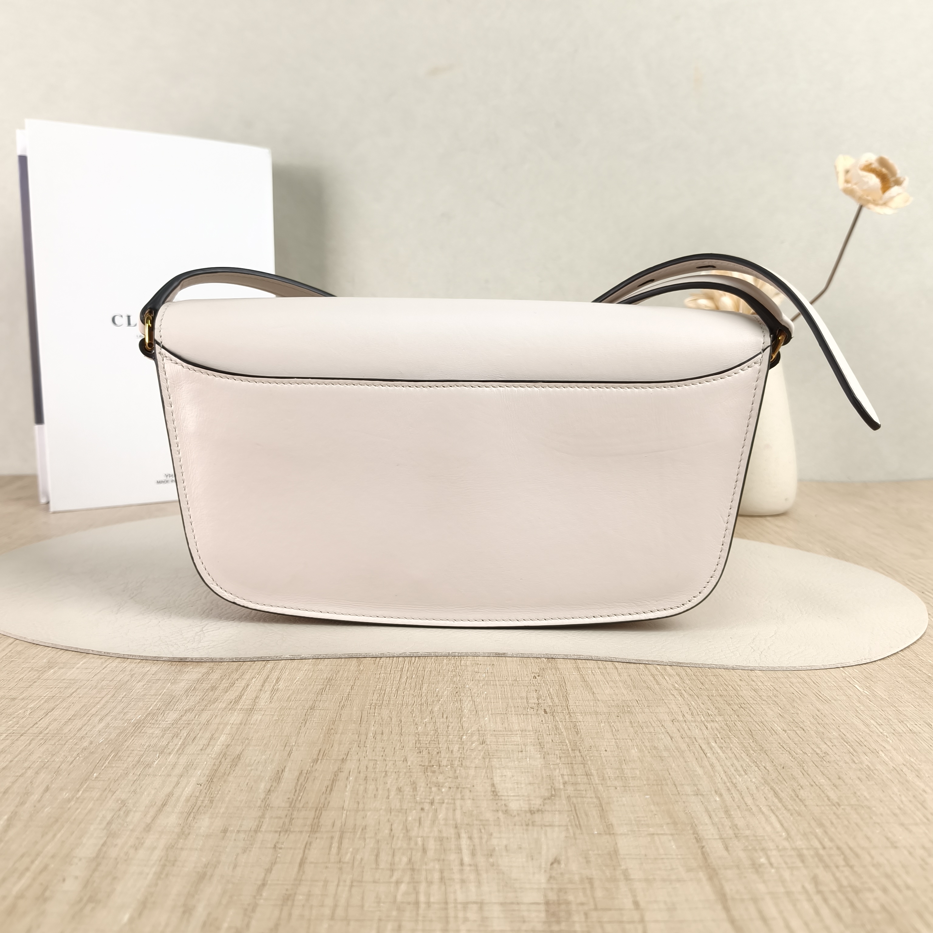 FERRAGAMO Shoulder Bag Shoulder Bag White Calfskin One Size26 × 5 × 14 cm — cover view 5 of 5
