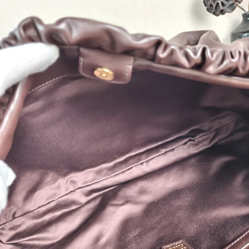 Miumiu Shoulder Bag Joie Shoulder Bag Lambskin 52 × 9 × 23 cm — detail view 6 of 10