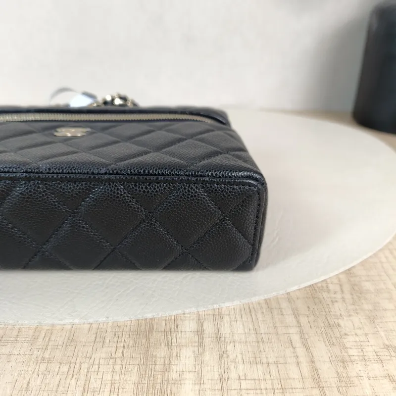 Chanel Crossbody Baglp Box Bag Top Handle Crossbody Bag Black Grained Calfskin 19.5 × 5 × 17 cm — detail view 3 of 14