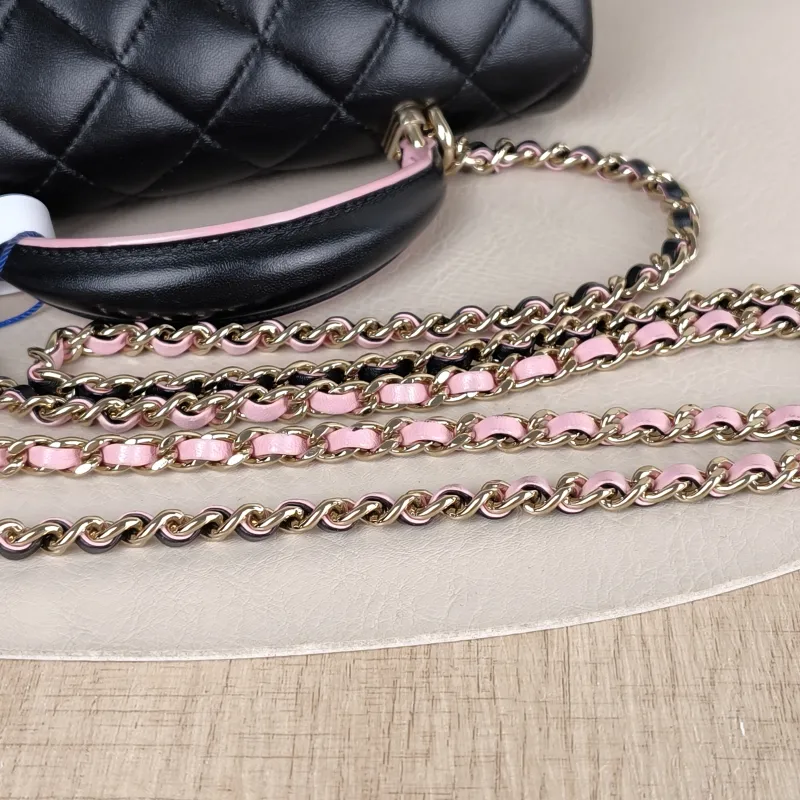 Chanel Crossbody Bag mini Black · Pink Lambskin mini 20 × 6 × 12 cm — detail view 9 of 14