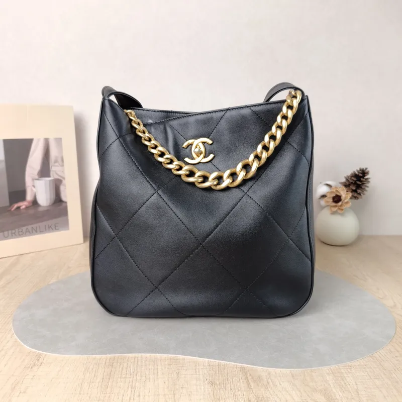 Chanel Shoulder Bag hobo Black Calfskin One Size 27 × 7 × 27 cm