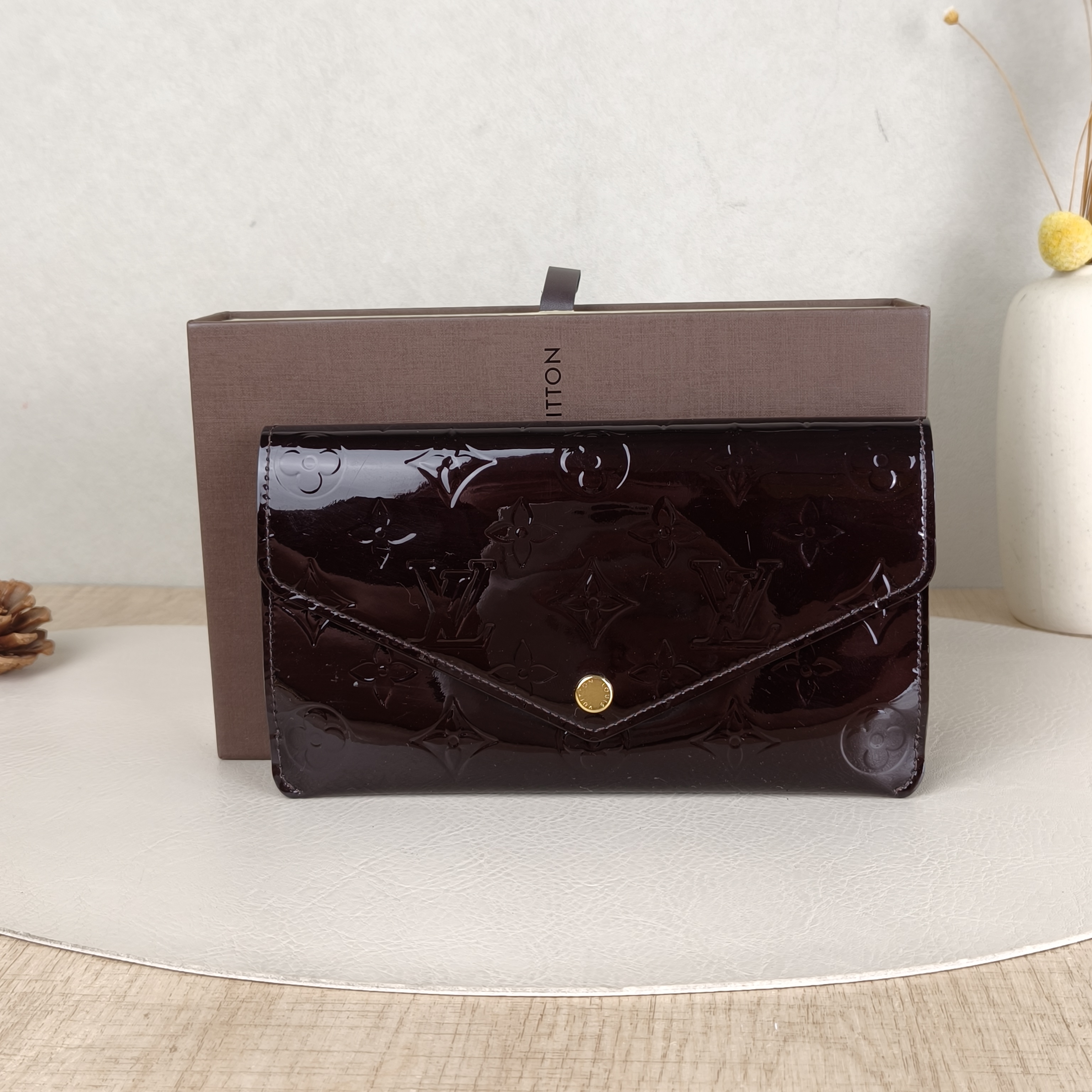 Louis Vuitton Wallet Edition Wallet Patent Leather One Size19 × 3 × 11 cm — cover view 3 of 5