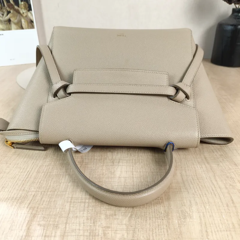 CELINE Shoulder Bag Belt Micro Calfskin Medium24 × 13 × 20 cm — detail view 10 of 13