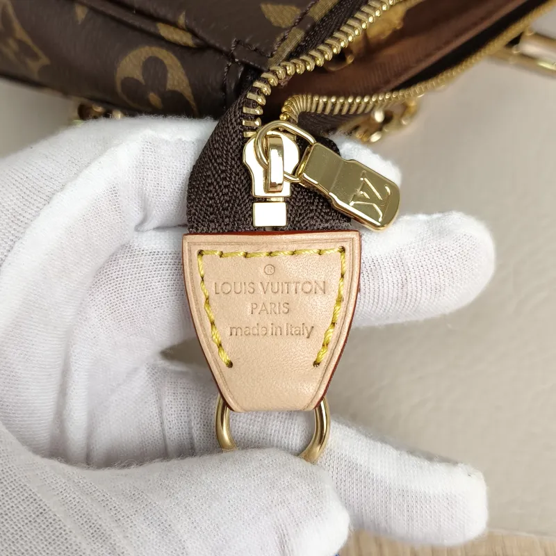 Louis Vuitton Shoulder Bag Pochette Accessoires Two Straps Monogram PVC Large23.5 × 4 × 13.5 cm — detail view 1 of 11