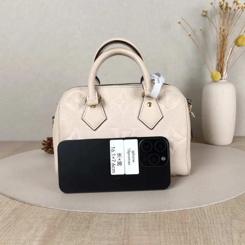Louis Vuitton Crossbody Bag Speedy20 White Empreinte Embossed Calfskin Small20.5 × 12 × 13.5 cm — cover view 3 of 5
