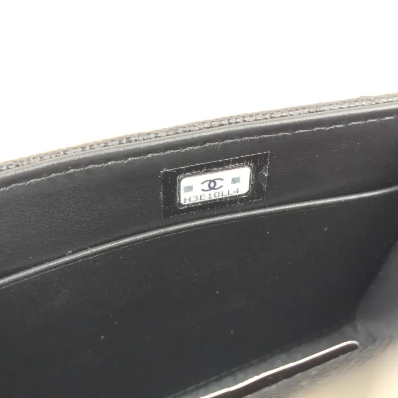 Chanel Crossbody Bag kelly Black Grained Calfskin One Size 18 × 4.5 × 10 cm — detail view 3 of 14