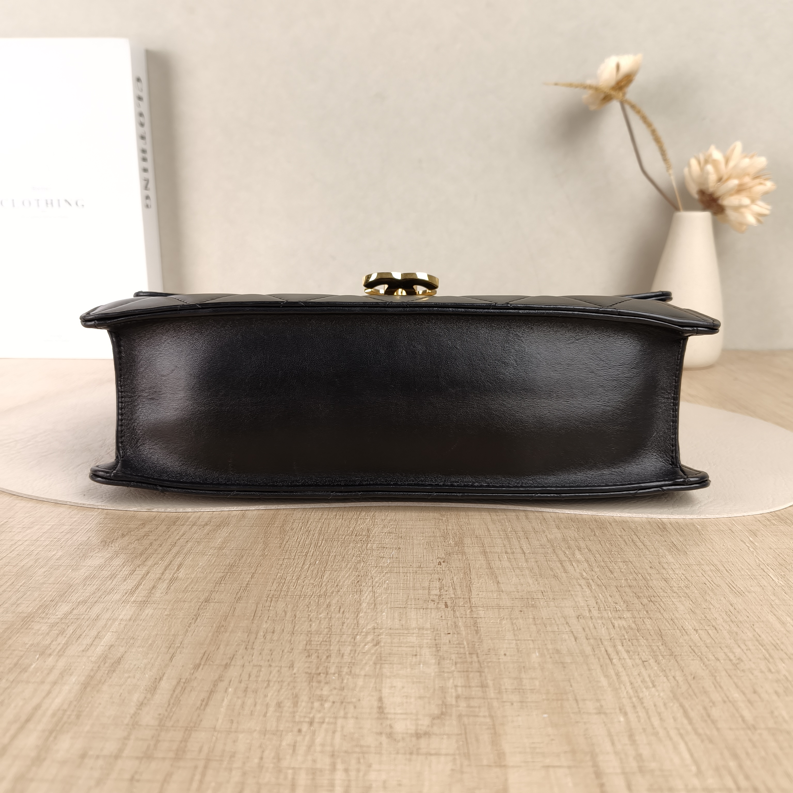 Chanel Crossbody Bagcf Collection Crossbody Bag Black Lambskin One Size28 × 8 × 18.5 cm — cover view 4 of 5