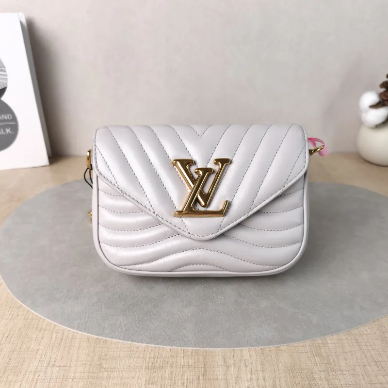 Louis Vuitton Crossbody Bag New Wave Multi Pochette Grey Calfskinmini19 × 5 × 14 cm